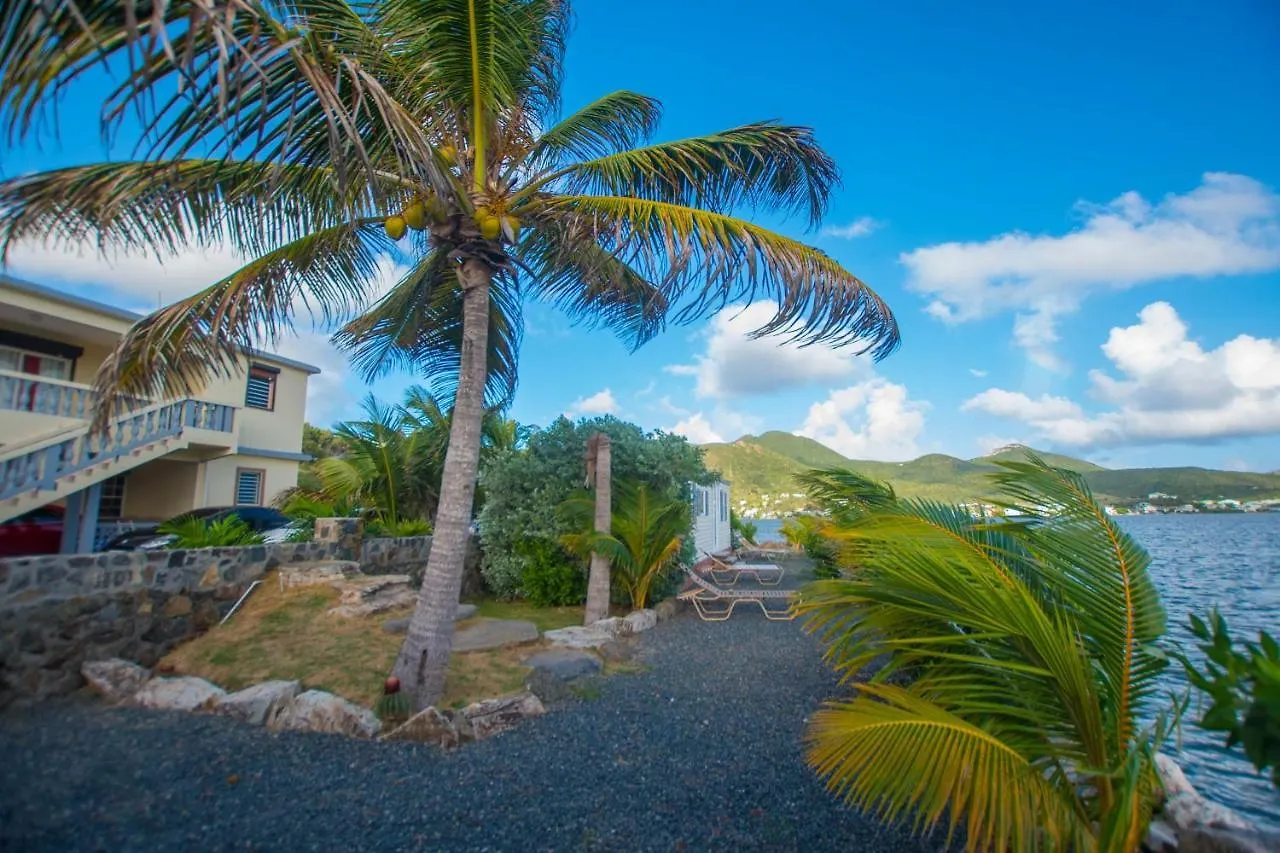 Cosy Waterfront Private Retreat Apartment Quarter of Orleans Sint Maarten/Saint Martin