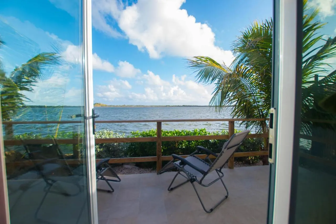 Cosy Waterfront Private Retreat Apartment Quarter of Orleans 0*,  Sint Maarten/Saint Martin